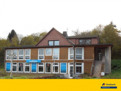 Ehemaliges Motel direkt an der B83