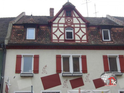 Restaurant plus 2 ETW mitten in Bad Windsheim ca. 2.500,-- KM im Monat