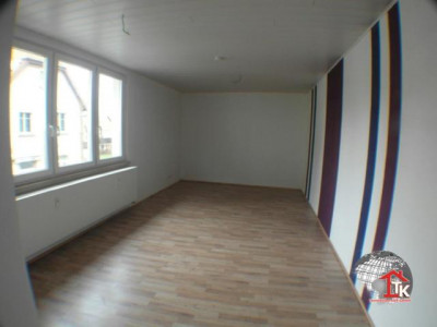 Helle 2 Zimmer-Wohnung mit Einbauküche und Gartenanteil in Leutershausen