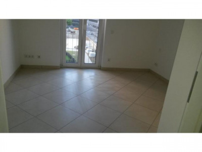 Neubau: Schöne 2- Zimmer Wohnung mit Einbauküche in beliebter Lage, von Privat