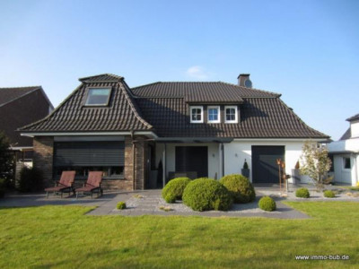 ***TRAUMHAFT SCHÖN!! WEITLÄUFIGE 3,5 ZKB-WHG MIT 125 QM WFL, EBK UND ATEMBERAUBENDER DACHTERRASSE***