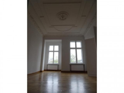 Traumhafter 3-Zimmer-Stuckaltbau mitten im Kiez! Verkehrsgünstig am Südstern gelegen