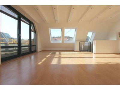 Individual 180 m² Townhouse - perfect match for 2 // no brokerage fee