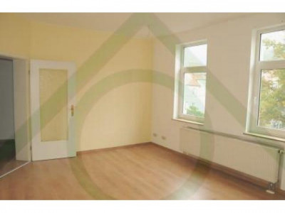 freie Wohnung mit Ausblick ins Grüne und Personenaufzug