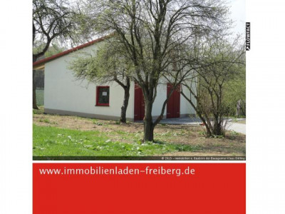 Sehr schönes Grundstück mit Mehrzweckgebäude welches zum Wohnhaus umgebaut werden kann!