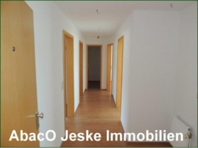 AbacO Jeske Immobilien: Hier brauchen Sie nur noch Einzug halten. Renoviert und mit Balkon