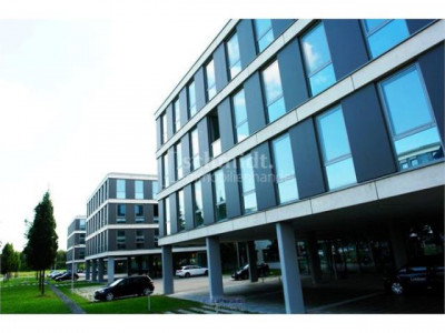 Flexibel aufteilbare Büroflächen in unmittelbarer Nähe zum Flughafen!