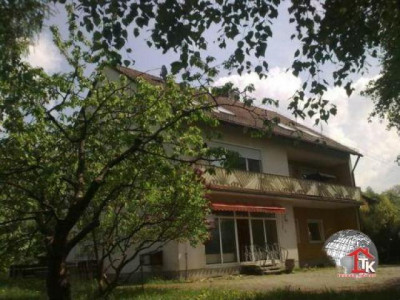 MFH mit 3WE, Stellplätze, 1.073m² Grund, auf 2.399m² erweiterbar in Strullendorf Ortsteil