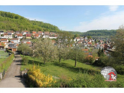 2 Zi-Dachgeschosswohnung mit Küchenzeile und Garage in Oberkochen