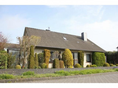 !!Julianenpark!! Gepfl. EFH mit Wintergarten & Garage in bevorz. Wohnlage von Leer      Aussenansicht (7 Bilder)     Innenansicht (21 Bilder)  1 / 7