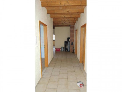 Schöne,helle 5Zi. DG ETW, teilw.renovierungsbd. sucht neuen Eigentümer in Gräfenbuch/Lehrberg