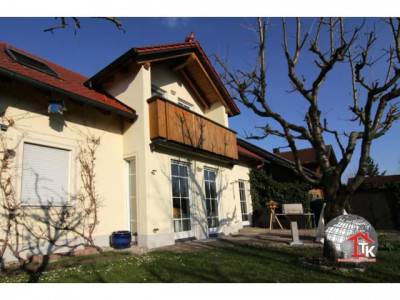 Attraktives EFH mit schön angelegtem Gartenbereich in verkehrsberuhigter Lage nahe Kipfenberg