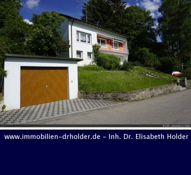 Schöne Aussichten: Einfamilienhaus mit Balkon, Ausbaureserve & Garagen! Kauf, St. Johann