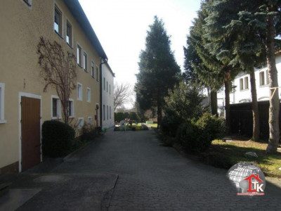 Riesiges Mehrfamilienhaus mit Nebengebäuden und Grundstücken, ruhig gelegen am Ortsrand von Lehrberg