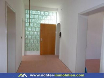 Großzügiges, ruhiges Wohnen mit guten Einkaufsmöglichkeiten