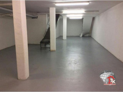 Sehr großes Lager mitten im Zentrum von Ochsenfurt ab sofort verfügbar